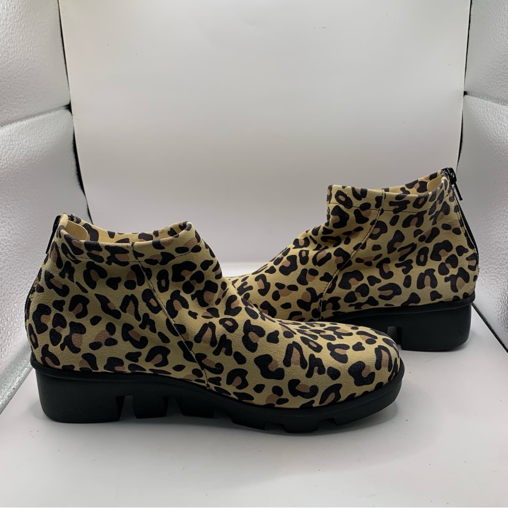 L'Amour Des Pieds Womens Ankle Booties Round Toe Back Zip Leather Cheetah 7 F17 - Picture 7 of 10